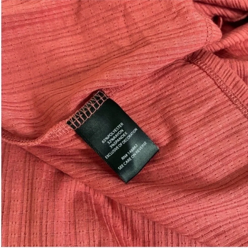 ❤️$10 Torrid top - Picture 4 of 5